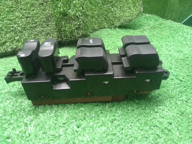 【中古】Ｒ２ DBA-RC1 パワーウインドウスイッチ 83071KG041 自社品番250665 D6S