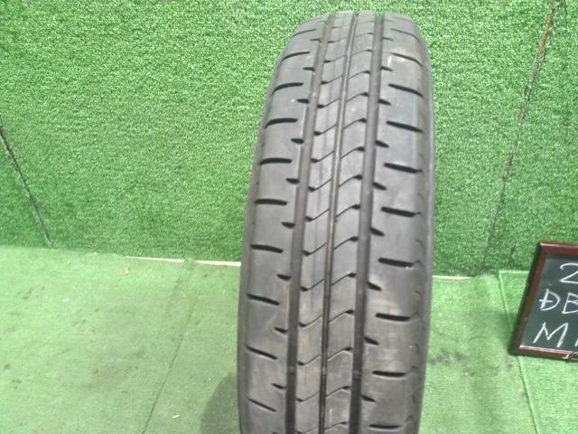 【中古】ＭＲワゴン DBA-MF33S タイヤ  自社品番250674 ZGF