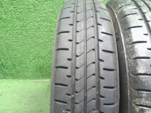 【中古】ＭＲワゴン DBA-MF33S タイヤ  自社品番250674 ZGF
