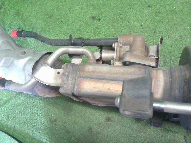 【中古】プリウスα DAA-ZVW41W フロント エキゾーストパイプ 触媒 自社品番250678 202