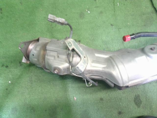 【中古】プリウスα DAA-ZVW41W フロント エキゾーストパイプ 触媒 自社品番250678 202