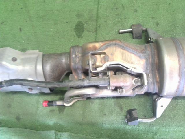 【中古】プリウスα DAA-ZVW41W フロント エキゾーストパイプ 触媒 自社品番250678 202