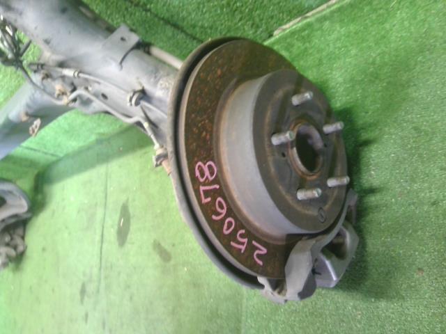 【中古】プリウスα DAA-ZVW41W リア アクスル ホーシング  自社品番250678 202