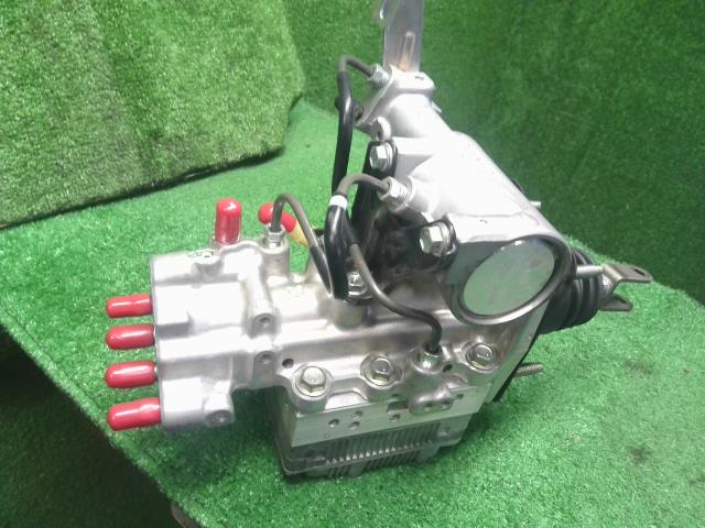 【中古】プリウスα DAA-ZVW41W ＡＢＳアクチュエーター ブレーキマスター ブレーキブースター 自社品番250678 202