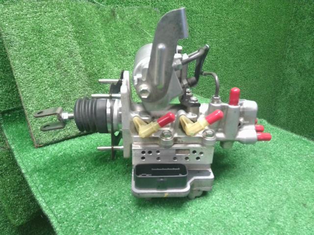 【中古】プリウスα DAA-ZVW41W ＡＢＳアクチュエーター ブレーキマスター ブレーキブースター 自社品番250678 202
