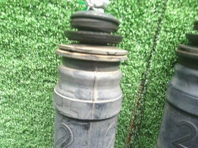 【中古】プリウスα DAA-ZVW41W リア ショック アブソーバー サスペンション セット  自社品番250678 202