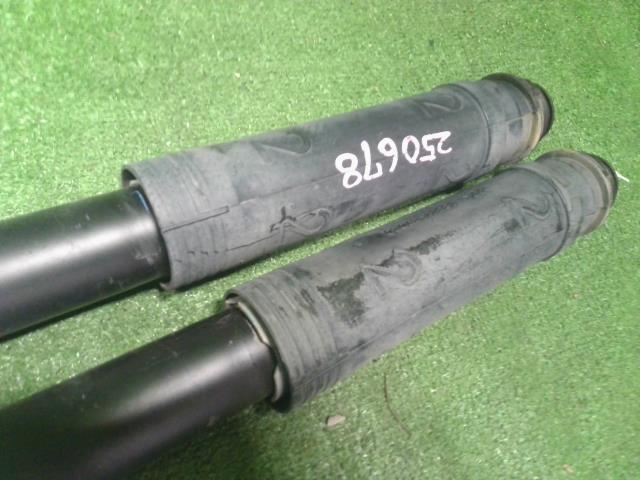 【中古】プリウスα DAA-ZVW41W リア ショック アブソーバー サスペンション セット  自社品番250678 202