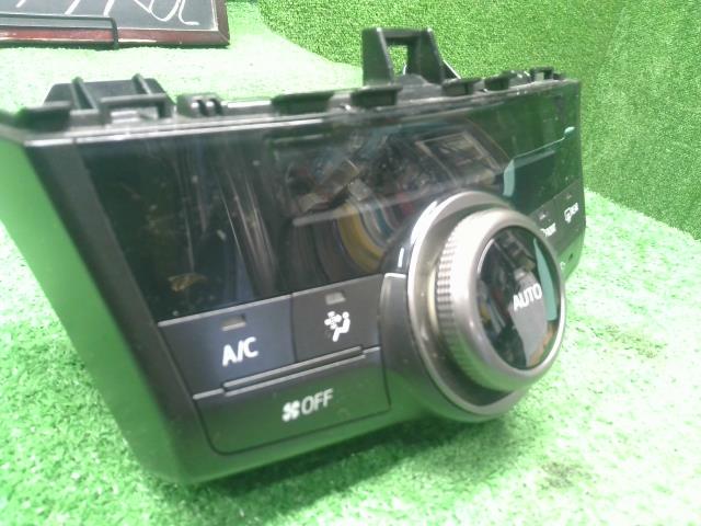 【中古】プリウスα DAA-ZVW41W Ａ／Ｃスイッチパネル エアコンスイッチ パネル 自社品番250678 202