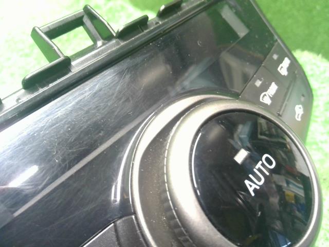 【中古】プリウスα DAA-ZVW41W Ａ／Ｃスイッチパネル エアコンスイッチ パネル 自社品番250678 202