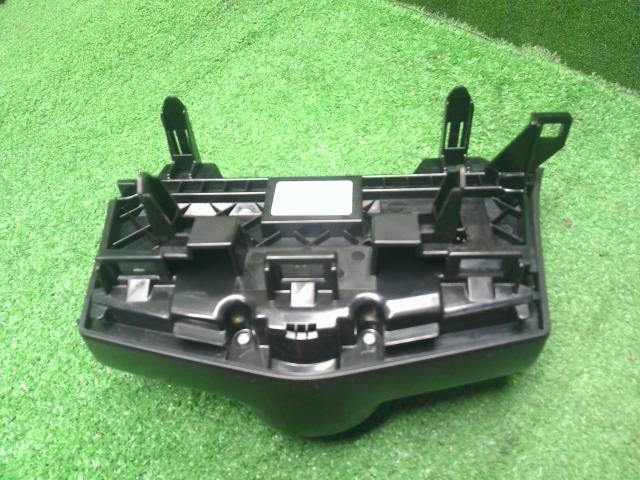 【中古】プリウスα DAA-ZVW41W Ａ／Ｃスイッチパネル エアコンスイッチ パネル 自社品番250678 202