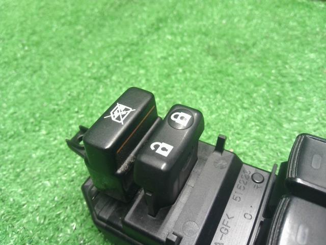 【中古】プリウスα DAA-ZVW41W パワーウインドウスイッチ  自社品番250678 202
