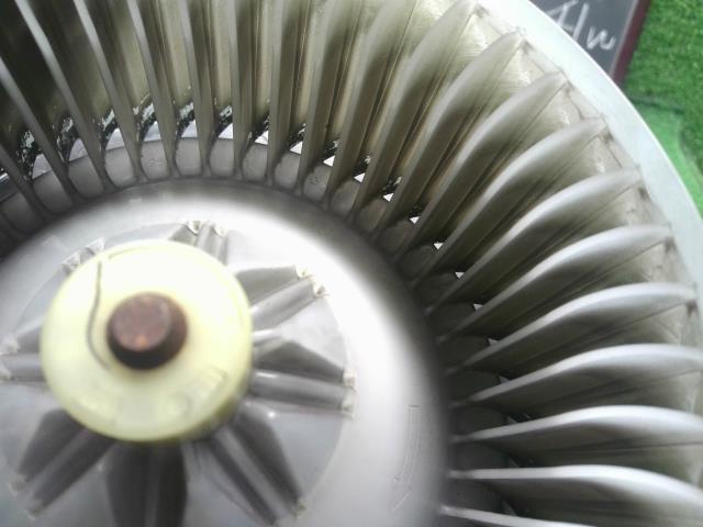 【中古】プリウスα DAA-ZVW41W ヒーターブロアモーター  自社品番250678 202