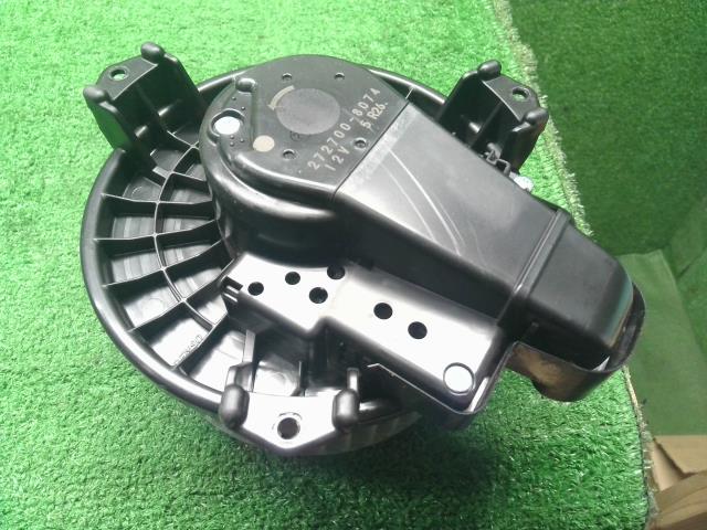 【中古】プリウスα DAA-ZVW41W ヒーターブロアモーター  自社品番250678 202