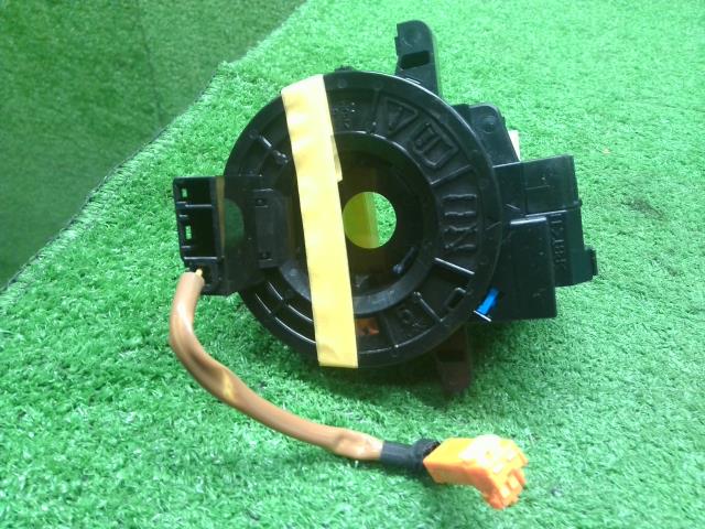 【中古】プリウスα DAA-ZVW41W スパイラルケーブル 84307-74020 自社品番250678 202