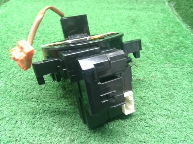 【中古】プリウスα DAA-ZVW41W スパイラルケーブル 84307-74020 自社品番250678 202