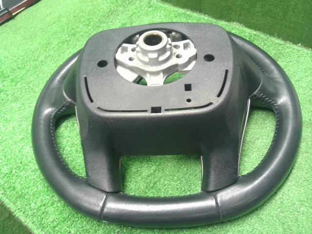 【中古】プリウスα DAA-ZVW41W ステアリングホイール ハンドル 45100-47210-C0 自社品番250678 202