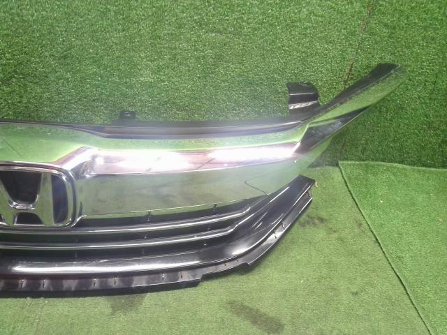 【中古】アコード DAA-CR7 ラジエータグリル  自社品番250679 NH788P