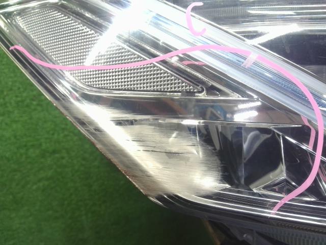 【中古】アコード DAA-CR7 右ヘッドランプ ヘッドライト  自社品番250679 NH788P