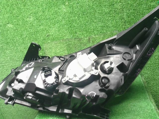 【中古】アコード DAA-CR7 右ヘッドランプ ヘッドライト  自社品番250679 NH788P