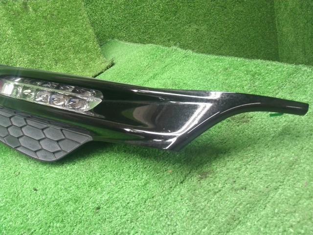 【中古】アコード DAA-CR7 右フォグランプ ベゼル  自社品番250679 NH788P