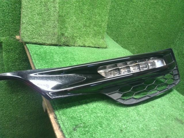 【中古】アコード DAA-CR7 左フォグランプ ベゼル  自社品番250679 NH788P