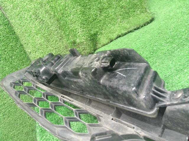 【中古】アコード DAA-CR7 左フォグランプ ベゼル  自社品番250679 NH788P