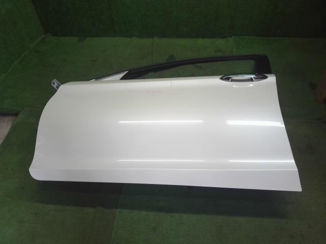 【中古】アコード DAA-CR7 左 フロント ドア 助手席  自社品番250679 NH788P