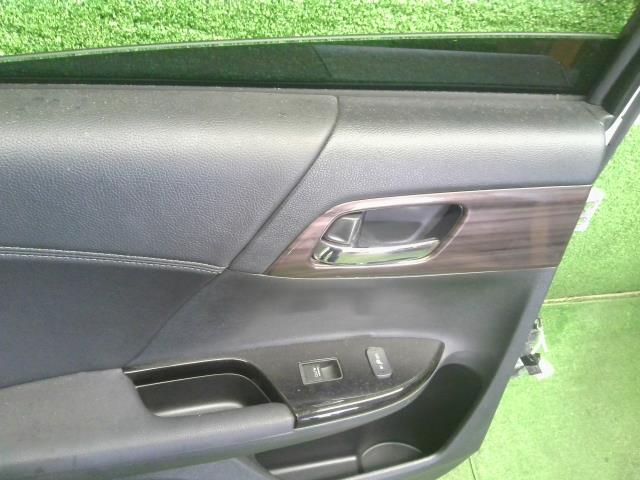 【中古】アコード DAA-CR7 左 リア ドア  自社品番250679 NH788P