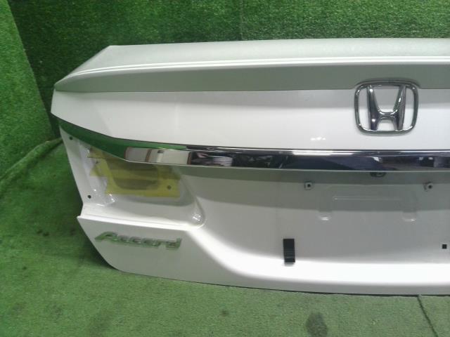 【中古】アコード DAA-CR7 トランクリッド  自社品番250679 NH788P