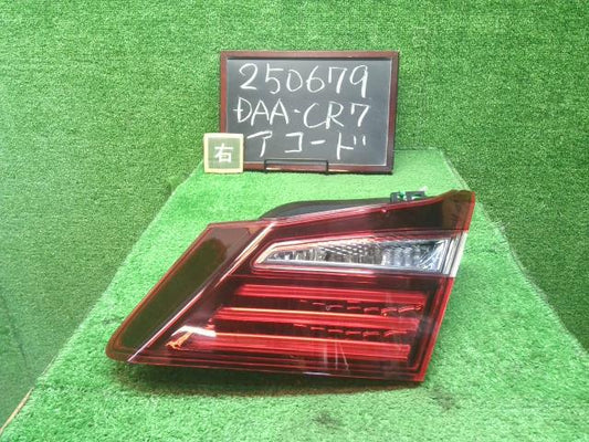 【中古】アコード DAA-CR7 右テールランプ フィニッシャー ランプ 内側 自社品番250679 NH788P