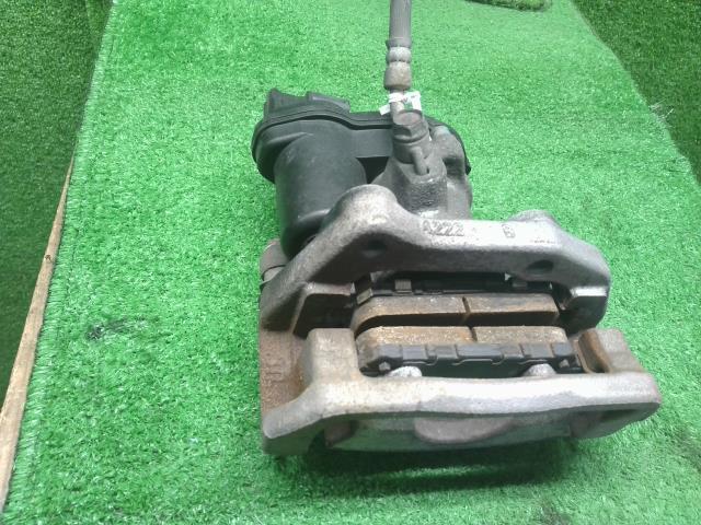 【中古】アコード DAA-CR7 左リア ブレーキ キャリパー  自社品番250679 NH788P