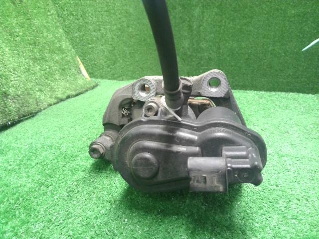 【中古】アコード DAA-CR7 左リア ブレーキ キャリパー  自社品番250679 NH788P
