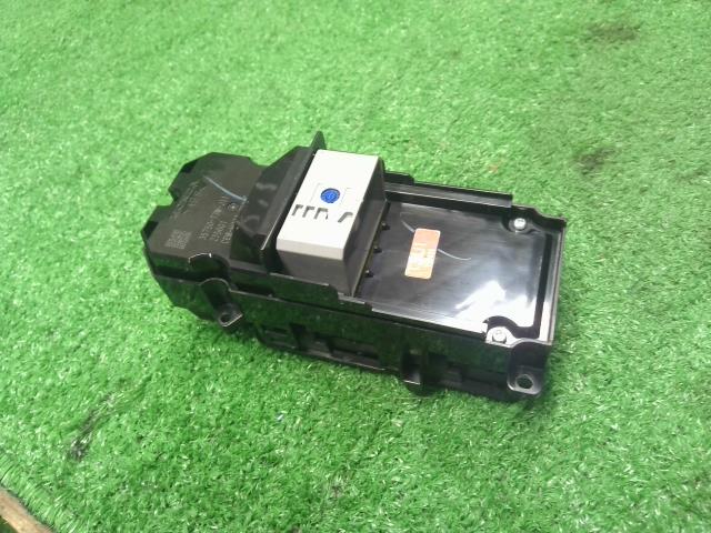 【中古】アコード DAA-CR7 パワーウインドウスイッチ  自社品番250679 NH788P