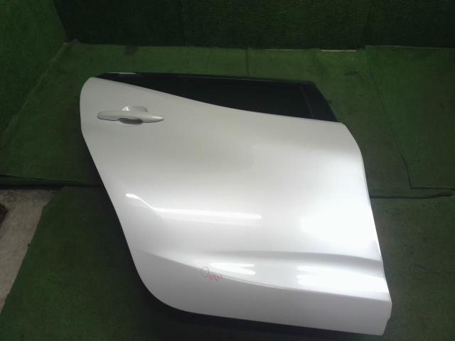 【中古】アクア 6AA-MXPK16 右ＲドアＡＳＳＹ 67003-52530 自社品番250682 089