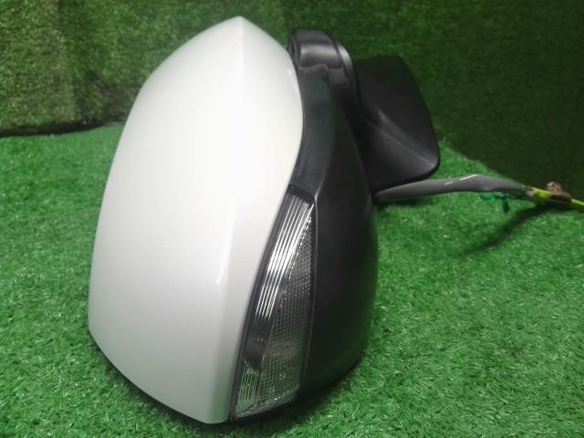 【中古】アクア 6AA-MXPK16 右サイドミラー 87910-52G00 自社品番250682 089