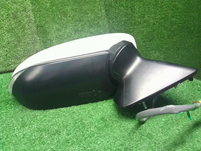 【中古】アクア 6AA-MXPK16 右サイドミラー 87910-52G00 自社品番250682 089