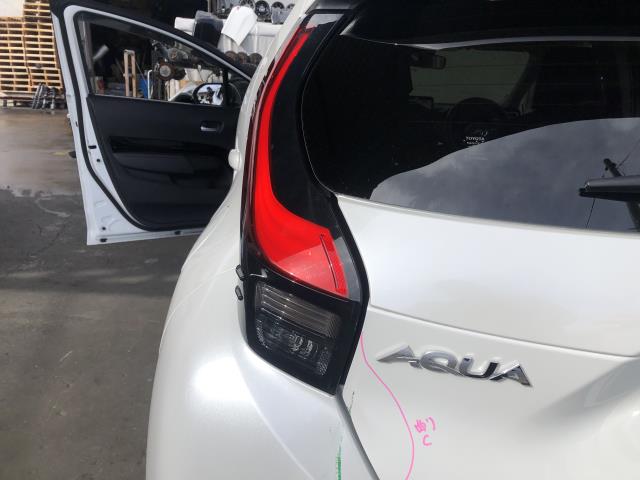 【中古】アクア 6AA-MXPK16 左テールランプ 81561-52F40 自社品番250682 089