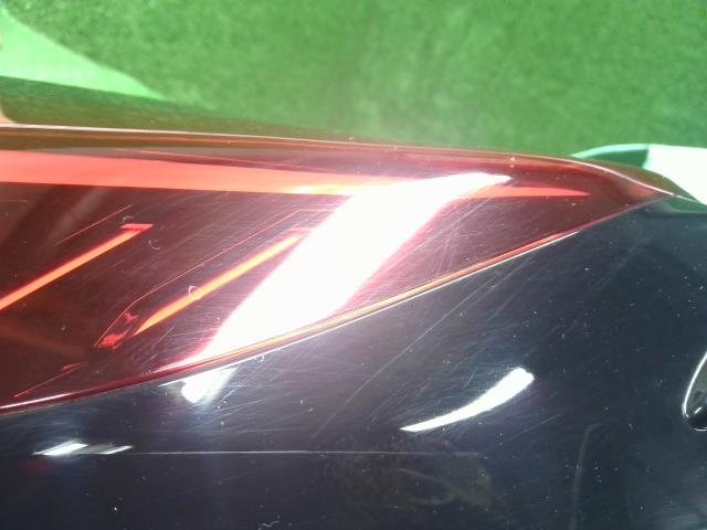 【中古】アクア 6AA-MXPK16 左テールランプ 81561-52F40 自社品番250682 089