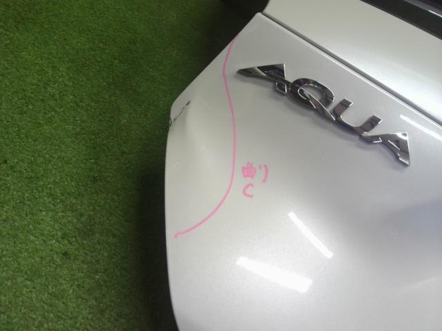 【中古】アクア 6AA-MXPK16 バックドア テールゲート　リアハッチ　67005-52G70 自社品番250682 089