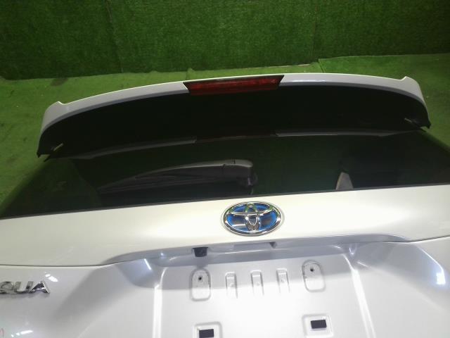 【中古】アクア 6AA-MXPK16 バックドア テールゲート　リアハッチ　67005-52G70 自社品番250682 089