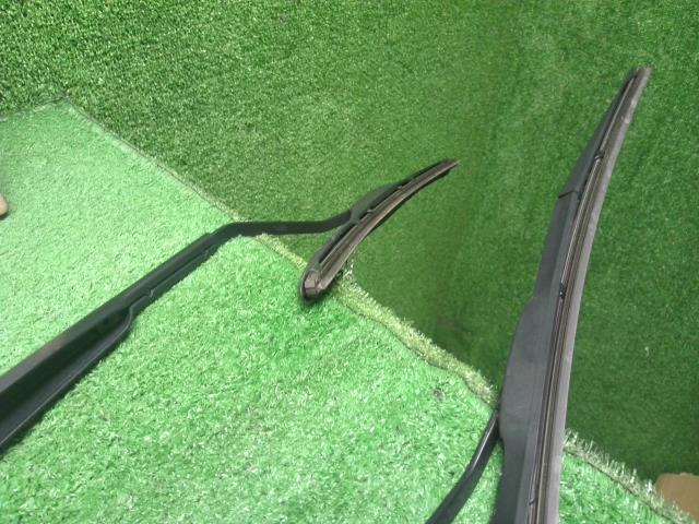 【中古】アクア 6AA-MXPK16 フロントワイパーアーム 85211-52620 自社品番250682 089