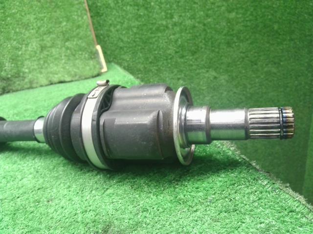 【中古】アクア 6AA-MXPK16 右　フロント　ドライブシャフト 43410-K0090 自社品番250682 089