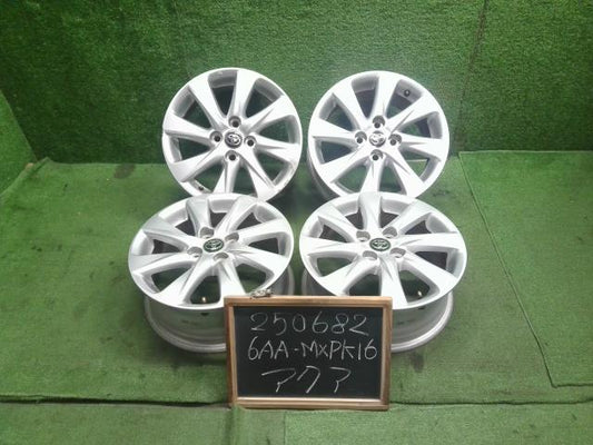 【中古】TOYOTA　純正　アルミホイール　１５インチ　６Ｊ　４穴　４本セット　PCD１００，＋４５　アクア外し　MXPK16  42611-K0010 自社品番250682 089