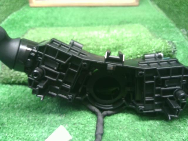 【中古】アクア 6AA-MXPK16 ディマースイッチ　ワイパー　ライト　スイッチ　 84329-K0010 自社品番250682 089