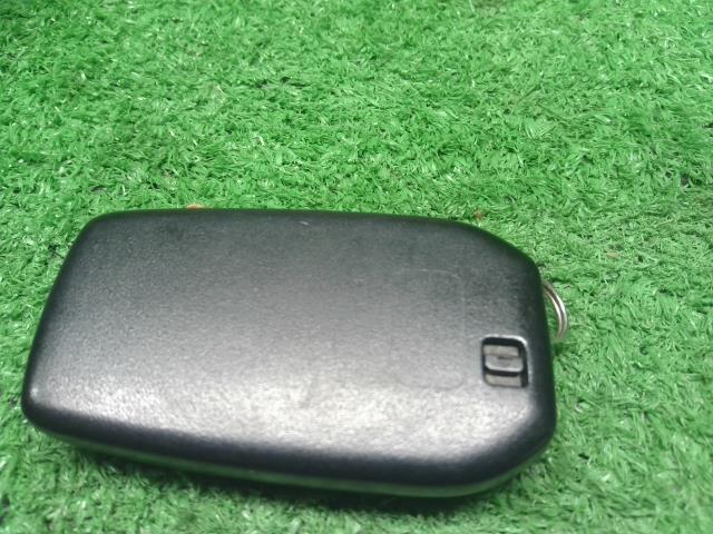 【中古】アクア 6AA-MXPK16 キーレスリモコン　スマートキー　 8990H-52160 自社品番250682 089