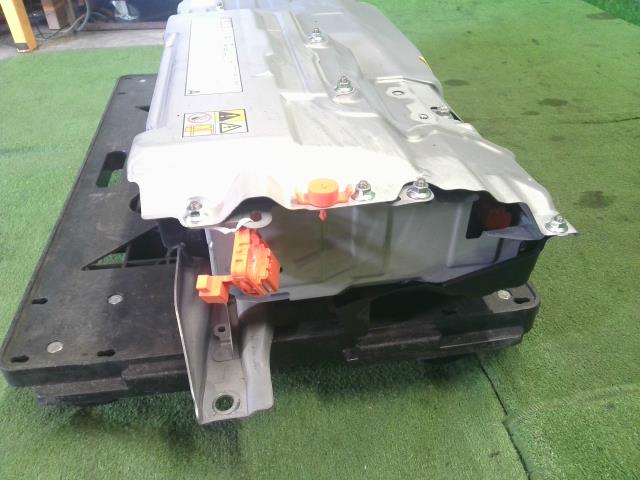 【中古】アクア 6AA-MXPK16 ＨＶバッテリー ハイブリッド バッテリー  自社品番250682 089