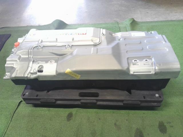 【中古】アクア 6AA-MXPK16 ＨＶバッテリー ハイブリッド バッテリー  自社品番250682 089