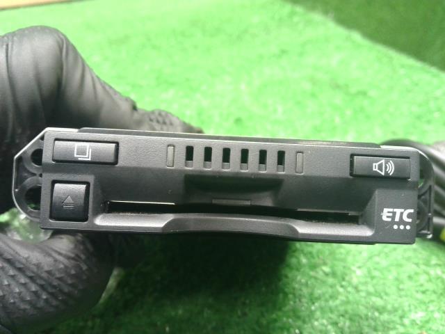 【中古】アクア 6AA-MXPK16　TOYOTA純正　 ETC ビルドイン 自社品番250682 089