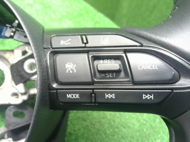 【中古】アクア 6AA-MXPK16 ステアリングホイール ハンドル 45100-52720-C0 自社品番250682 089