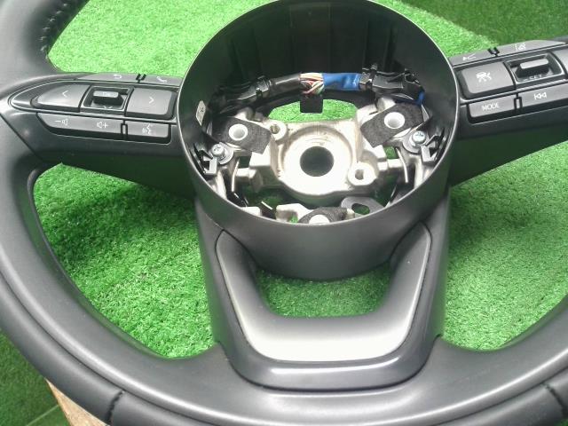 【中古】アクア 6AA-MXPK16 ステアリングホイール ハンドル 45100-52720-C0 自社品番250682 089